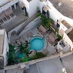 Palazzo Flora Hotel *