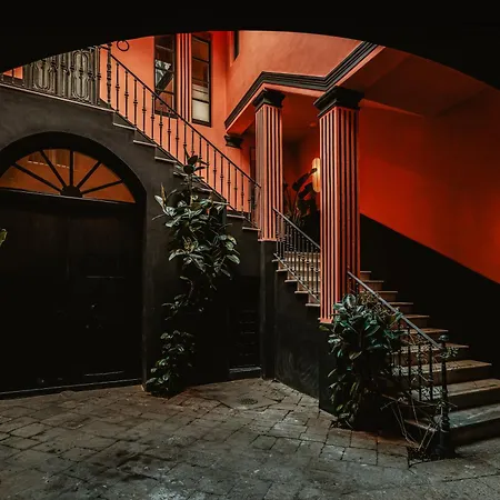 מלון Palazzo Flora